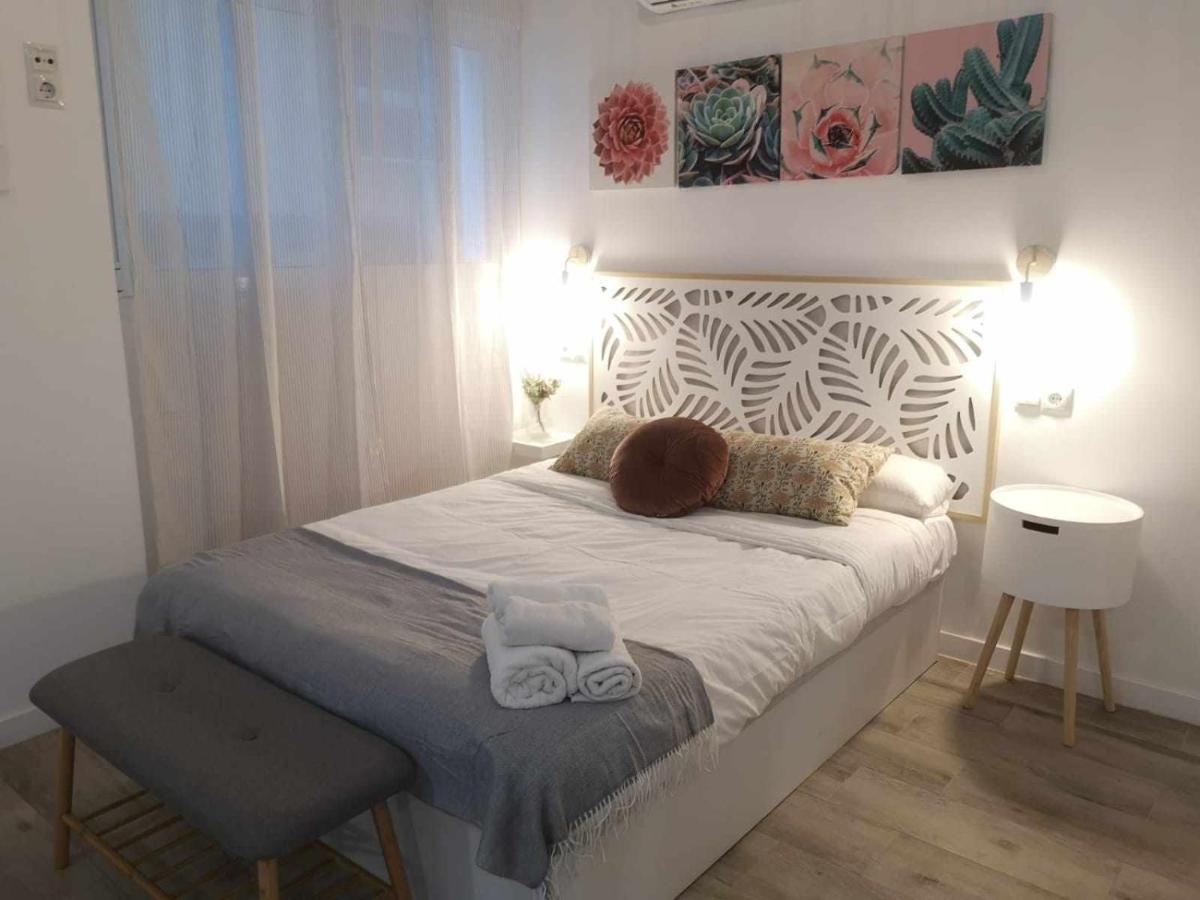 La Victoria Suites Málaga Extérieur photo