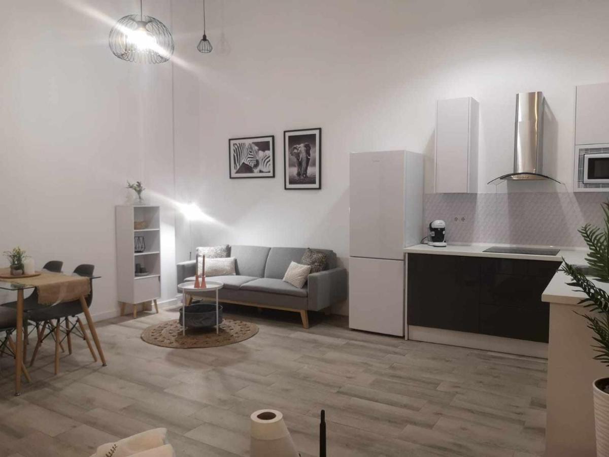 La Victoria Suites Málaga Extérieur photo