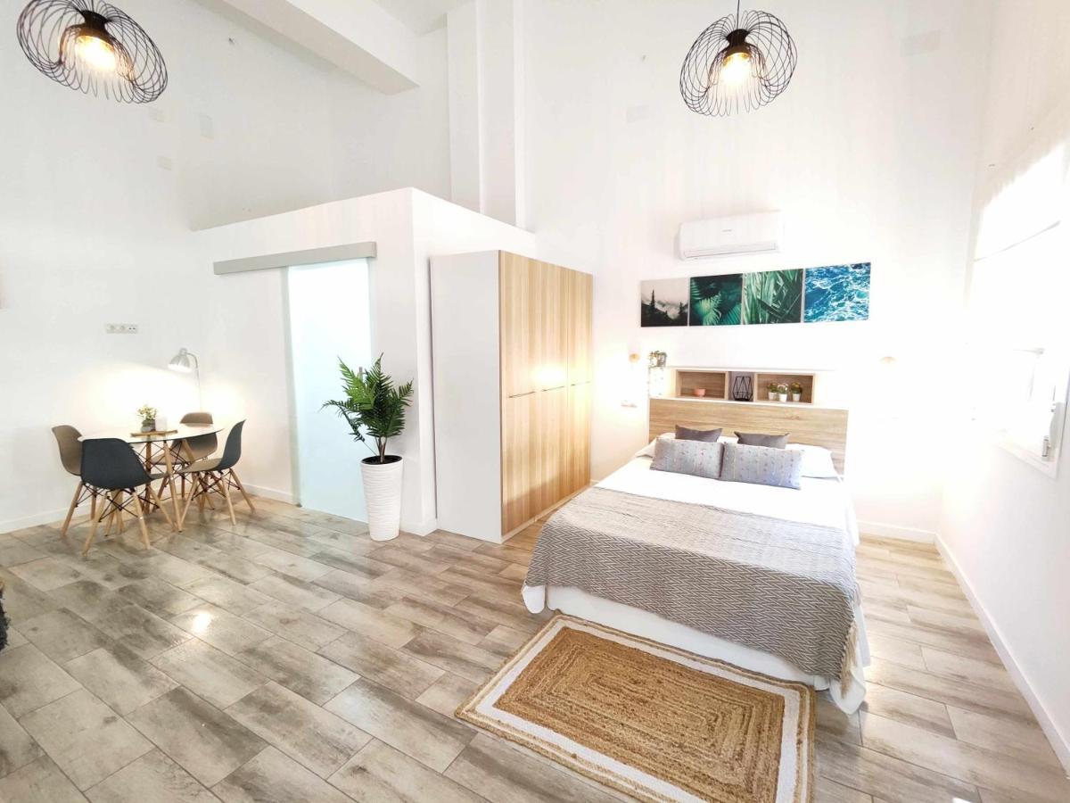 La Victoria Suites Málaga Extérieur photo