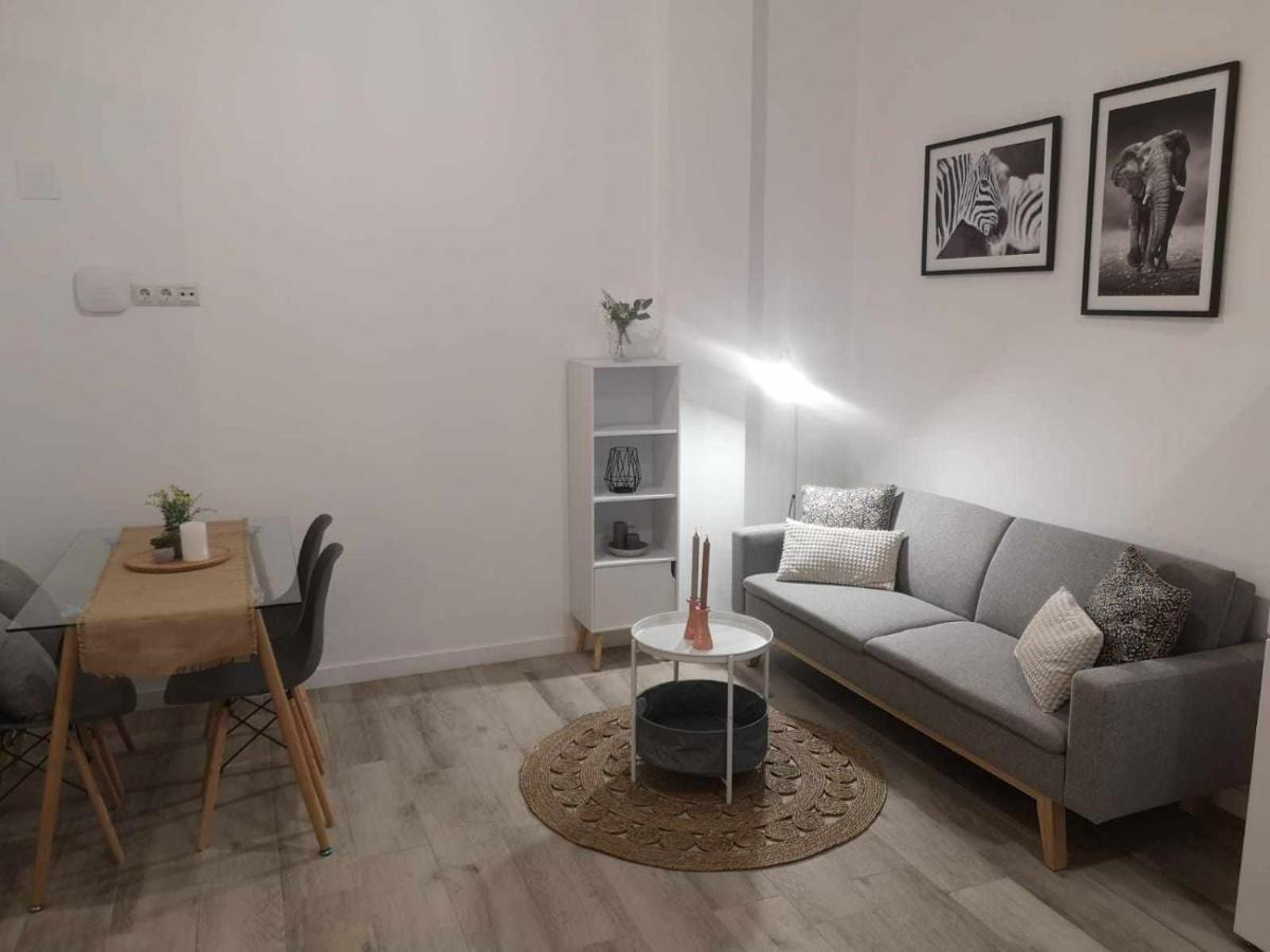 La Victoria Suites Málaga Extérieur photo