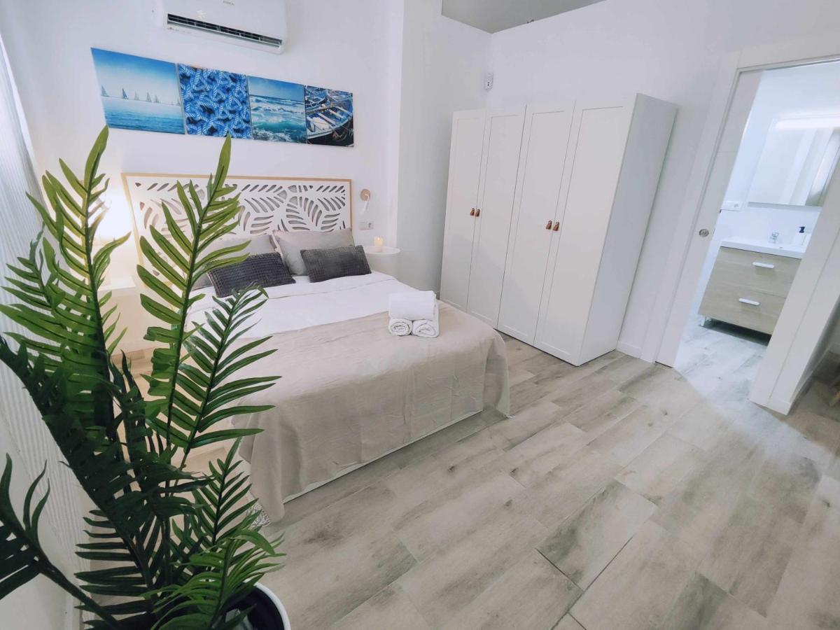 La Victoria Suites Málaga Extérieur photo