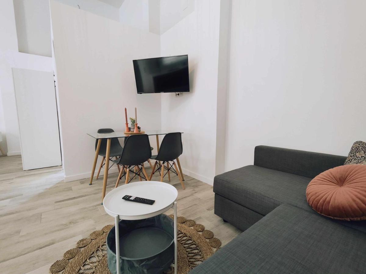 La Victoria Suites Málaga Extérieur photo