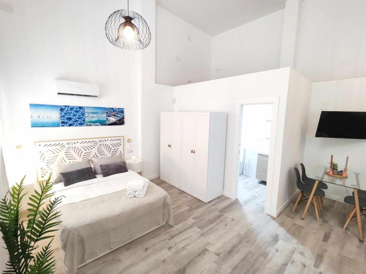 La Victoria Suites Málaga Extérieur photo